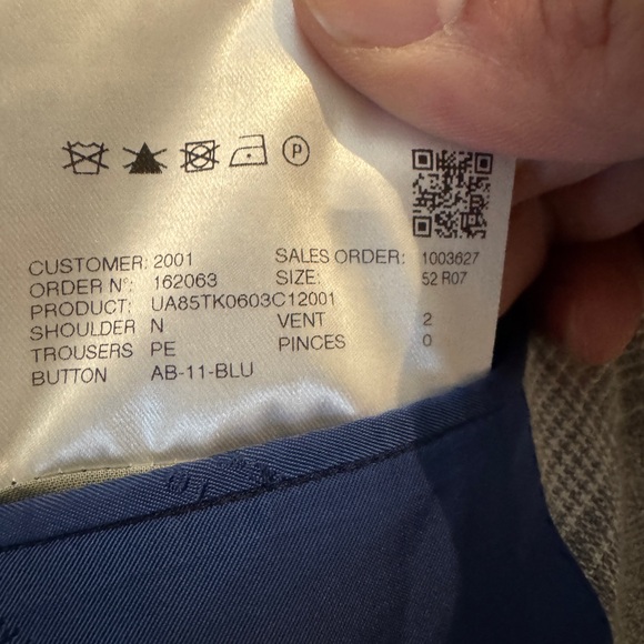 Kiton Gray Checkered Double-Breasted Blazer - Picture 4 of 5